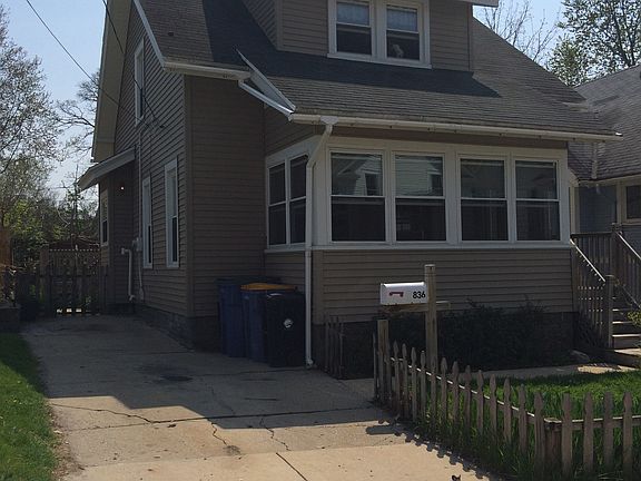 3rd image of 836 Baldwin St SE