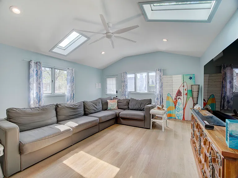 202 Homestead Ave #1 — Photo 8