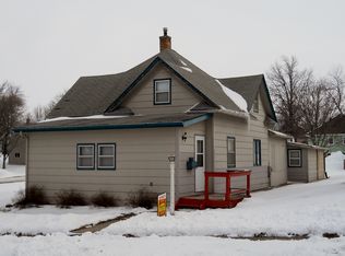 58 Center St, Manning, IA 51455