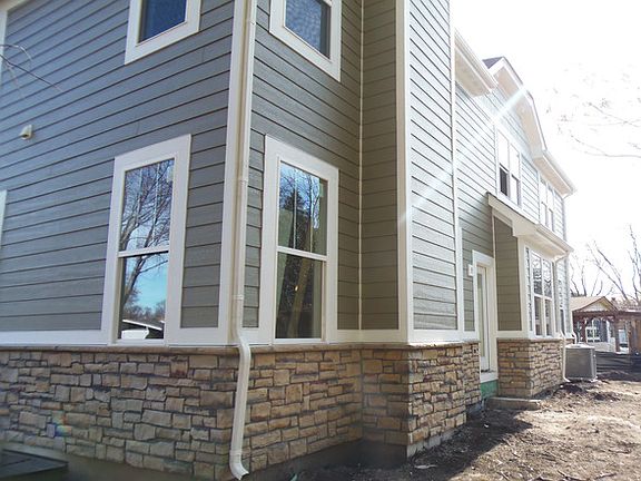 4th image of 1202 N Race Ave