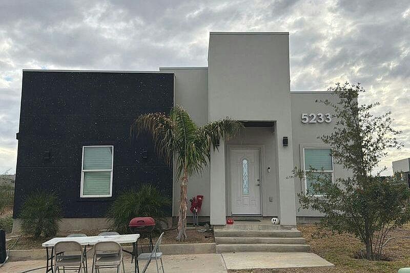 1st image of 5233 Altea St