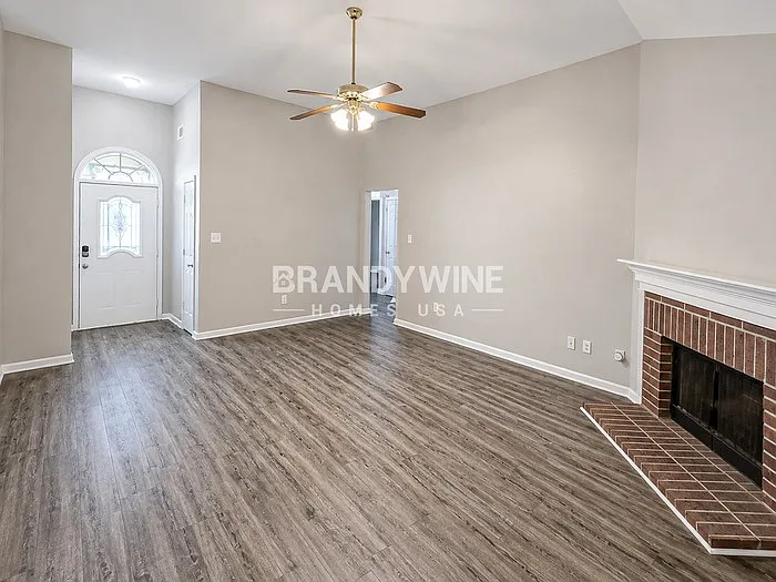 5597 Blackburg Dr — Photo 5