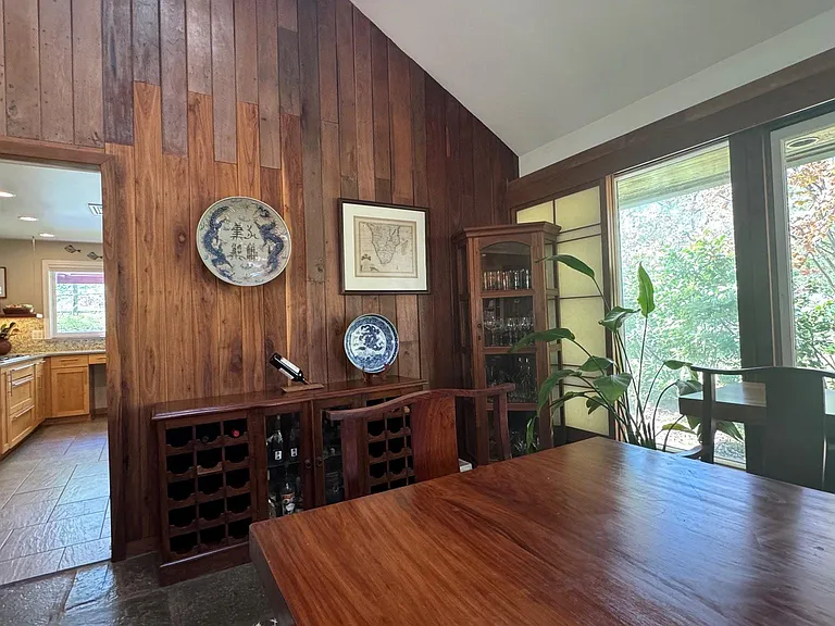 6819 Selkirk Dr — Photo 24