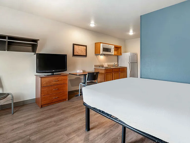 Studio Suite - 1 Queen Bed