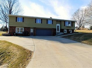408 Lake St, Cascade, WI 53011