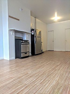 4th image of 143 Wilson Ave APT 2RR