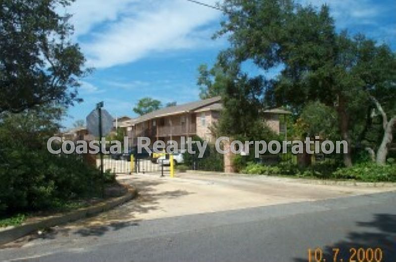 Creekside Entry