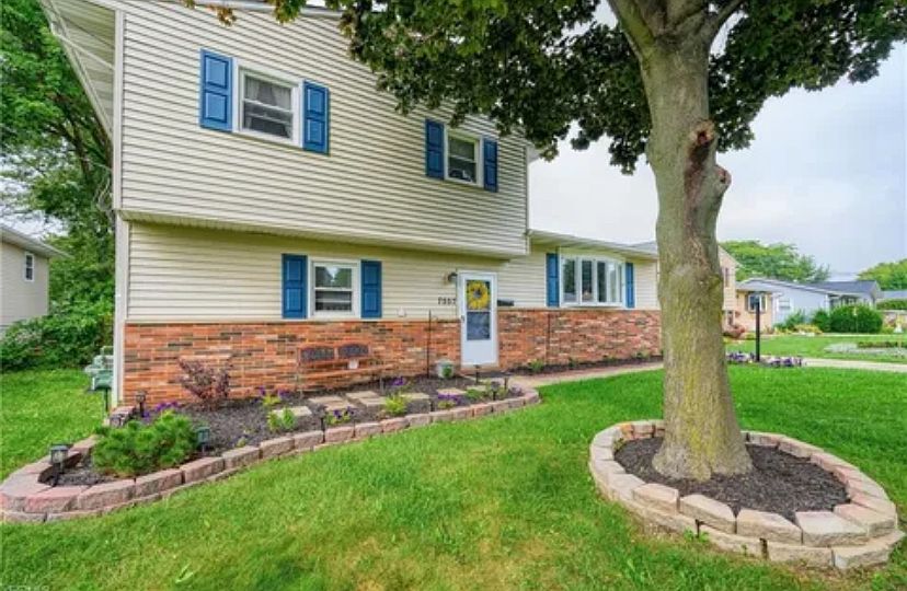 1st image of 7557 Goldenrod Dr