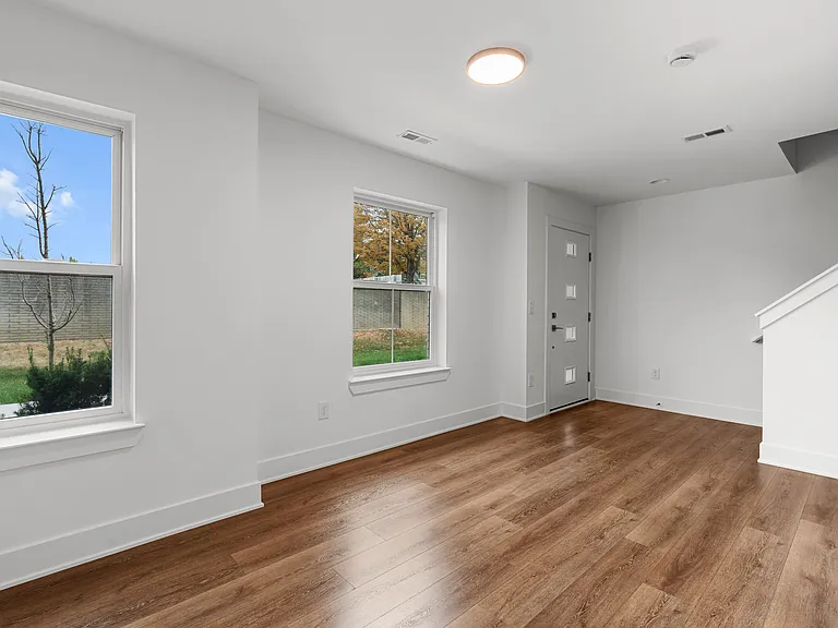 2845 Summers Pl — Photo 4