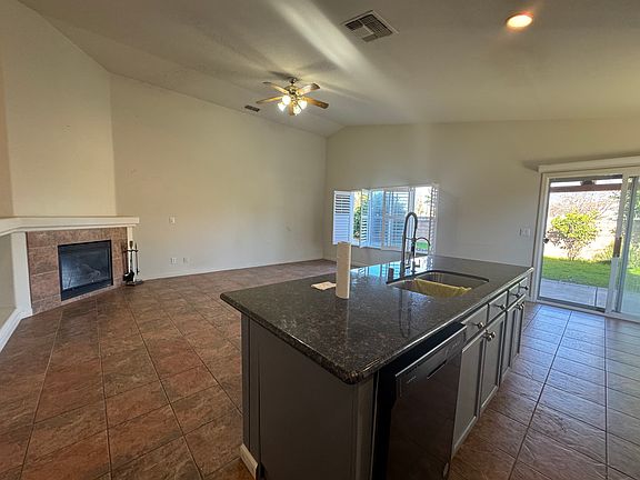 3rd image of 2947 Mount Maclure Dr
