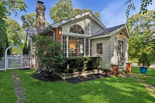 21 Bay View Rd W Photo 1