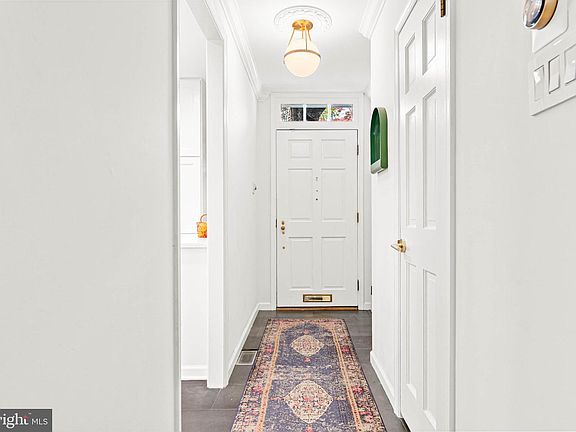 3rd image of 642 Pine St