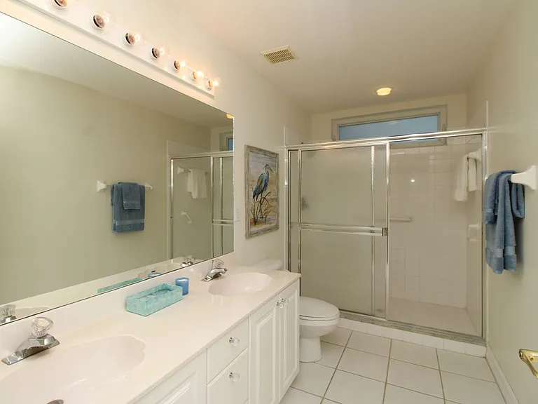 600 Diamond Cir #607 — Photo 41
