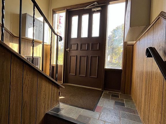 3rd image of 615 Bean St #5