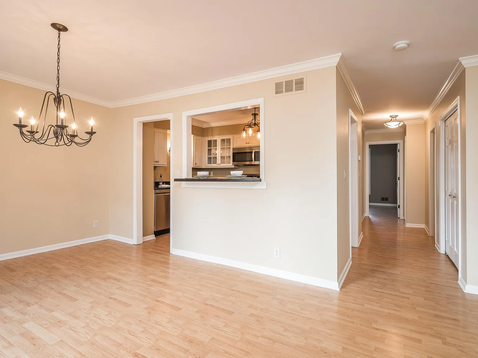 2 bed, 1105 sqft, $1,750 — Photo 4