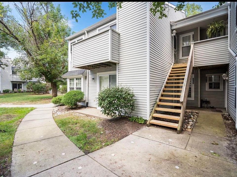 1st image of 214 Meadow Ridge Rd #214