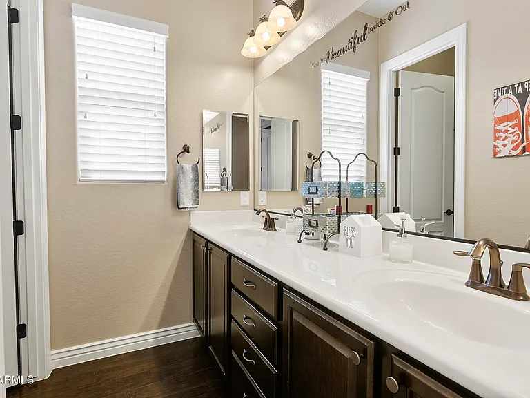 5803 E Parnell Dr — Photo 31