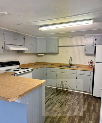 3rd image of 380 Community Rd