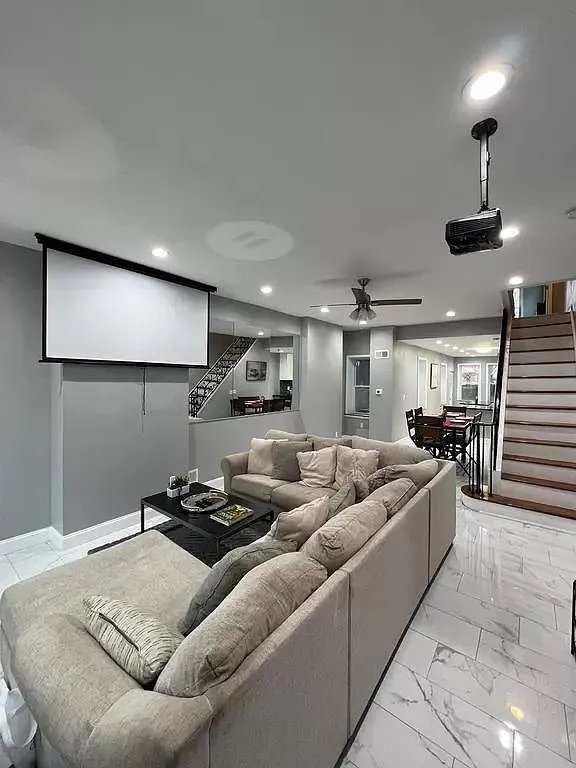5 bed, 3.5 bath, 2600 sqft, $2,750 — Photo 1