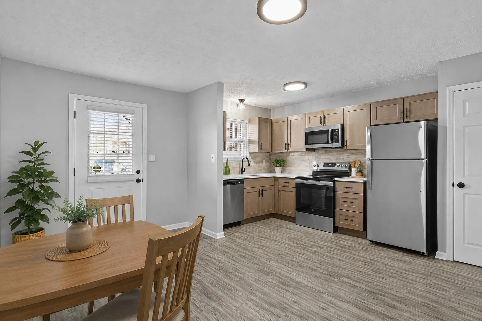 Mt. Tabor Apartments — Photo 1