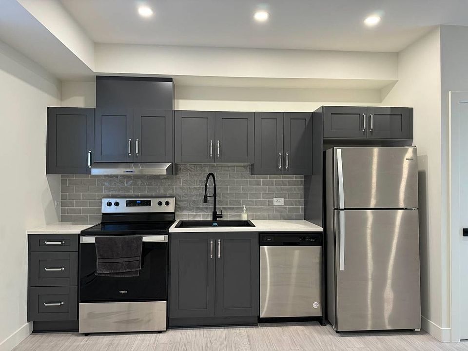 1st image of 23154 140b Ave