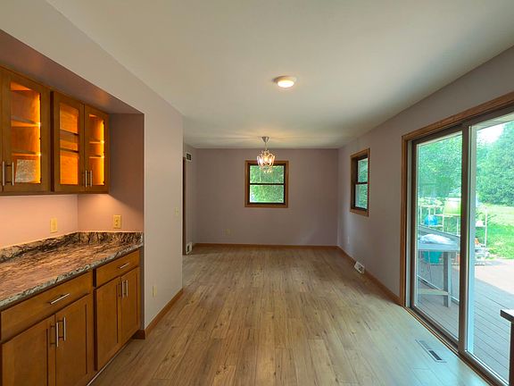 4th image of 2413 Stuart Ct