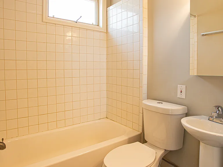 1203 E Roosevelt Ave — Photo 11