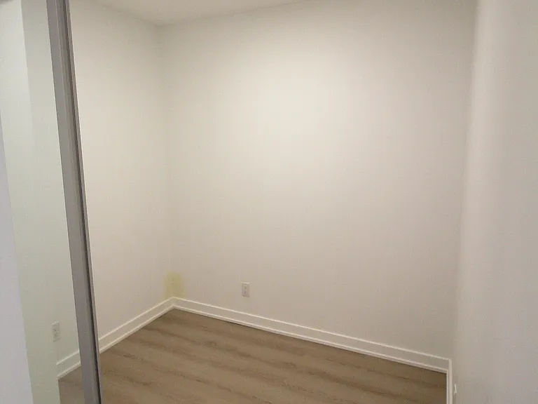100 Queen St E #2205 — Photo 9