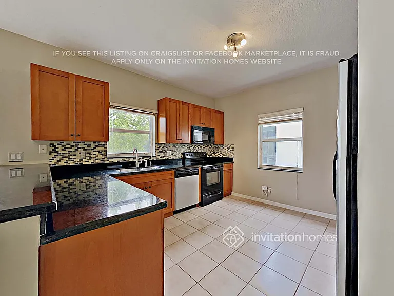 1382 SW 106th Ave — Photo 10