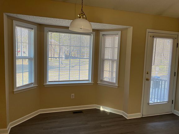 5th image of 113 Feather Dr