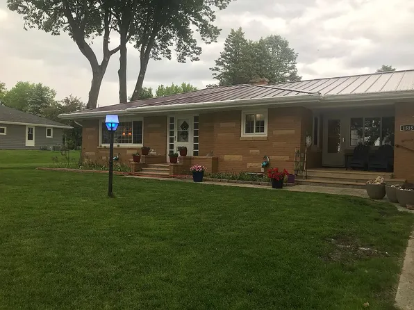 1515 Shoreway Rd, Storm Lake, IA 50588