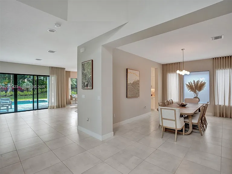 8642 Swinley Forest Way — Photo 9