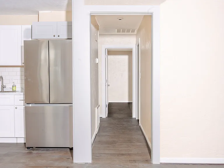 primary hallway to bedrooms