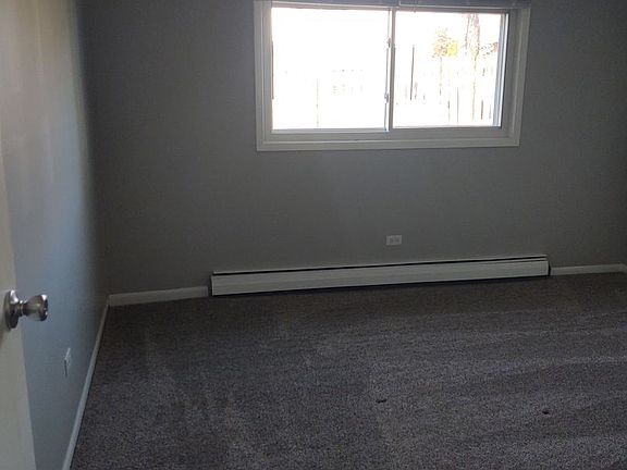 5th image of 140 Orchard Ct APT 4