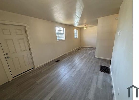 3rd image of 2450 King St
