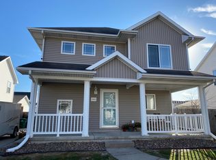 2011 SW Reunion Cir, Ankeny, IA 50023