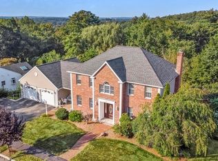 26 Pheasantwood Dr, Wakefield, MA 01880