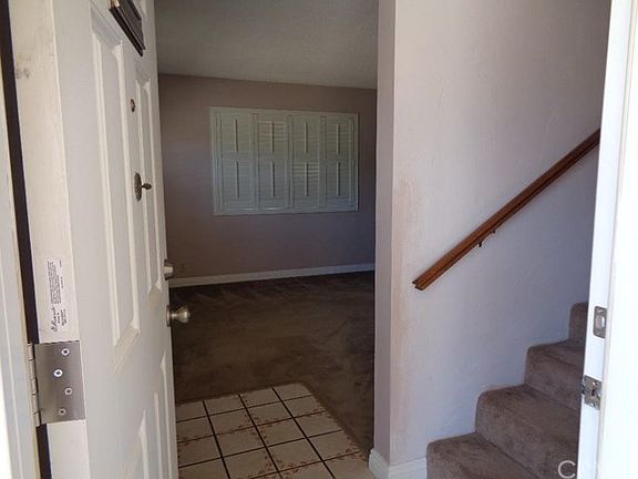4th image of 961 Maple Ave