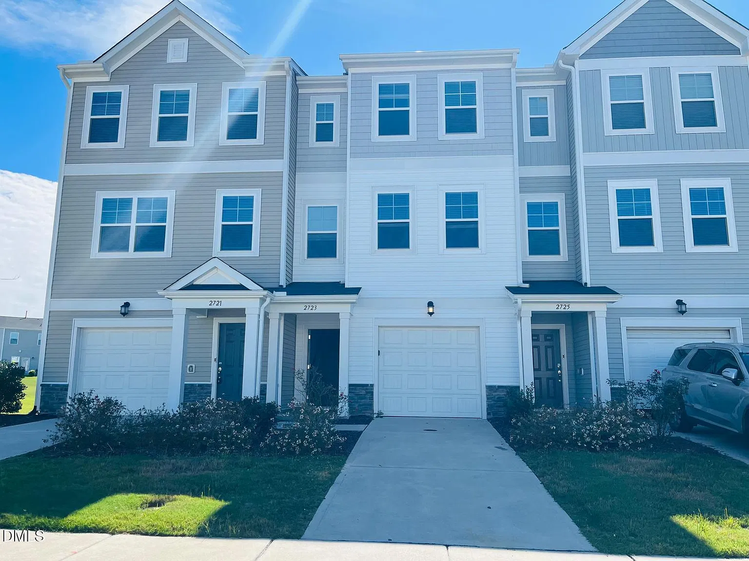 3 bed, 3.5 bath, $1,800 — Photo 3