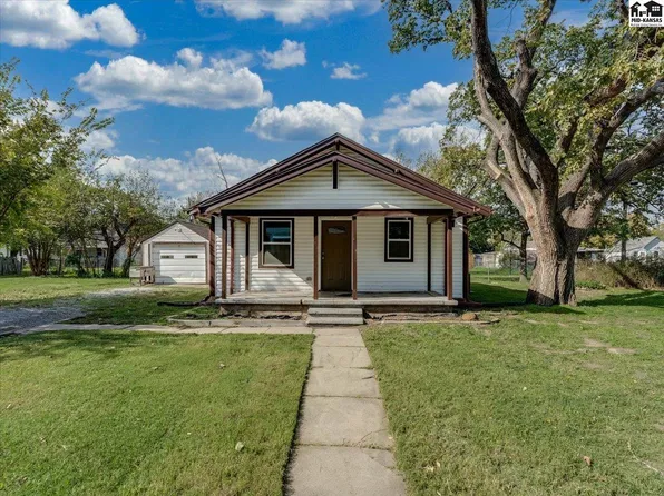 313 Liberty St, Hutchinson, KS 67501