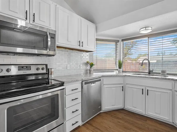 425 Rollingridge Ln, Garland, TX 75043