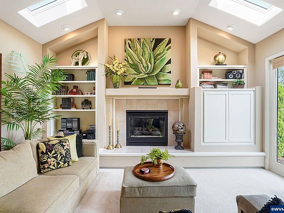 4th image of 2587 Bandon Ct NW
