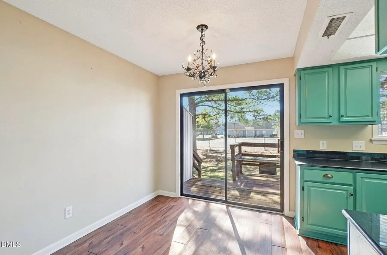 2 bed, 1425 sqft, $1,600 — Photo 2