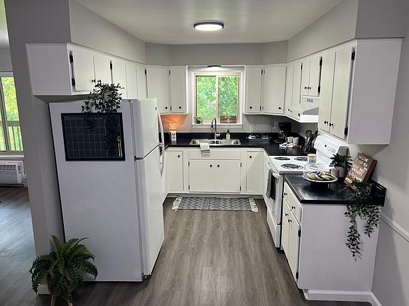 5th image of 207 S Harris St