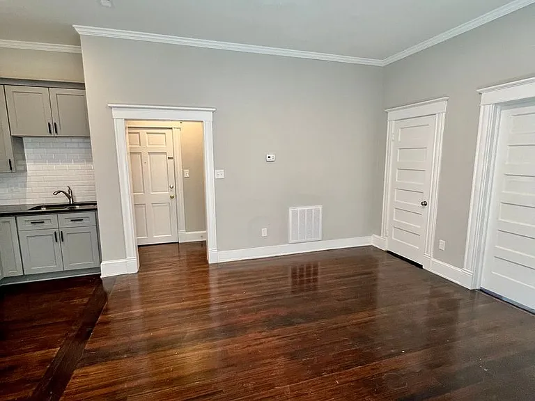 2331 W Grace Street — Photo 11