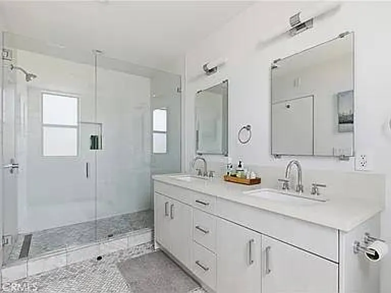 2432 Penmar Ave #201 — Photo 13