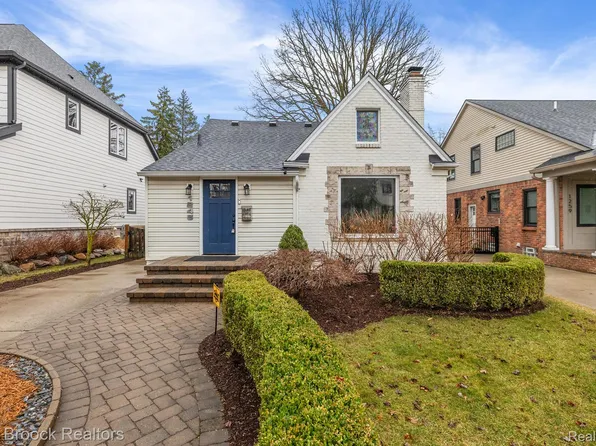 1245 Cedar Dr, Birmingham, MI 48009