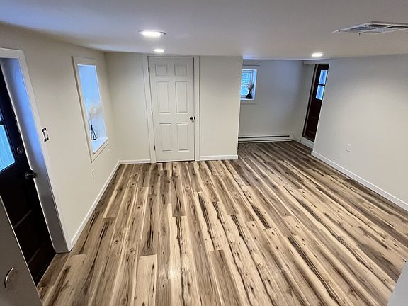5th image of 190 Davenport St