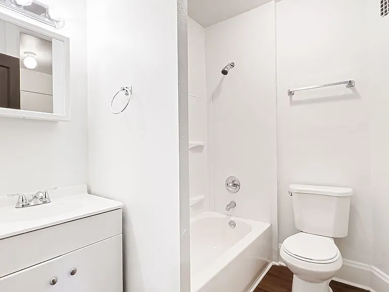 Lexington apartments — Photo 9