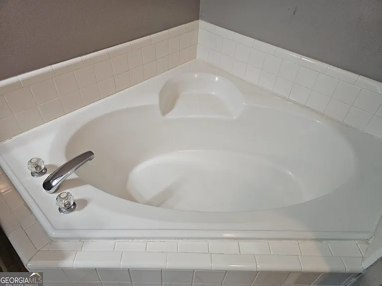 218 Preston Cir — Photo 33
